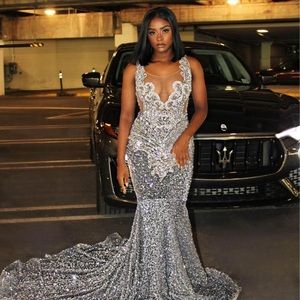 PROM DRESS Size 6-7 - NO SCAMS ALLOWED… only serious inquiries, Please.